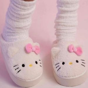 HELLO KITTY PLATFORM SLIPPERS
